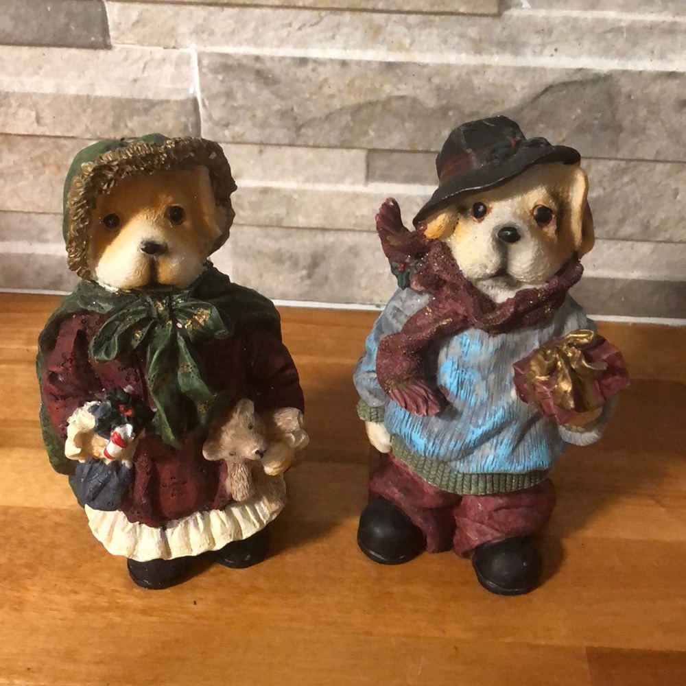 Christmas dog couple 6” tall